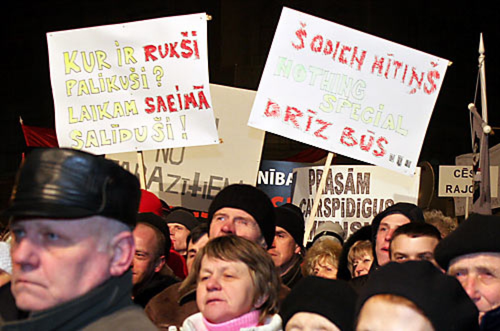 Doma laukumā pret valdības un Saeimas darbu protestē arī rajona ļaudis