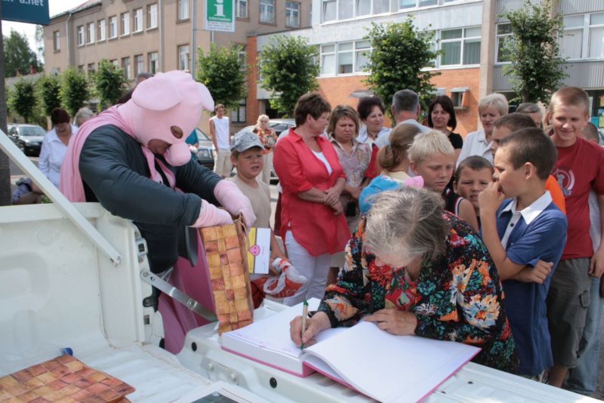 Valka varētu būt pirmā pilsēta valstī, kur uzstādīs PET pudeļu pieņemšanas automātus