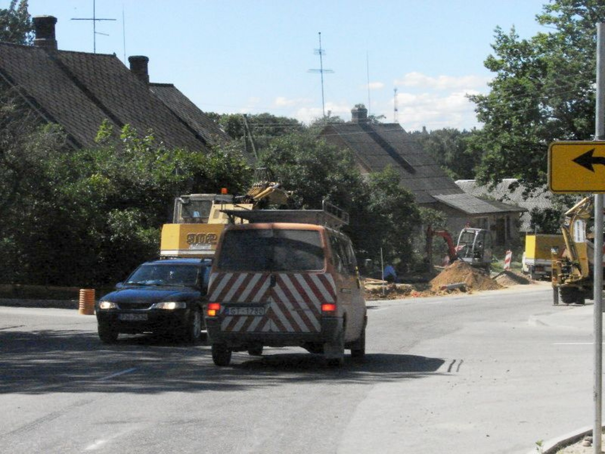 Iedzīvotājus neapmierina neērtības, ko rada būvdarbi Atmodas ielā