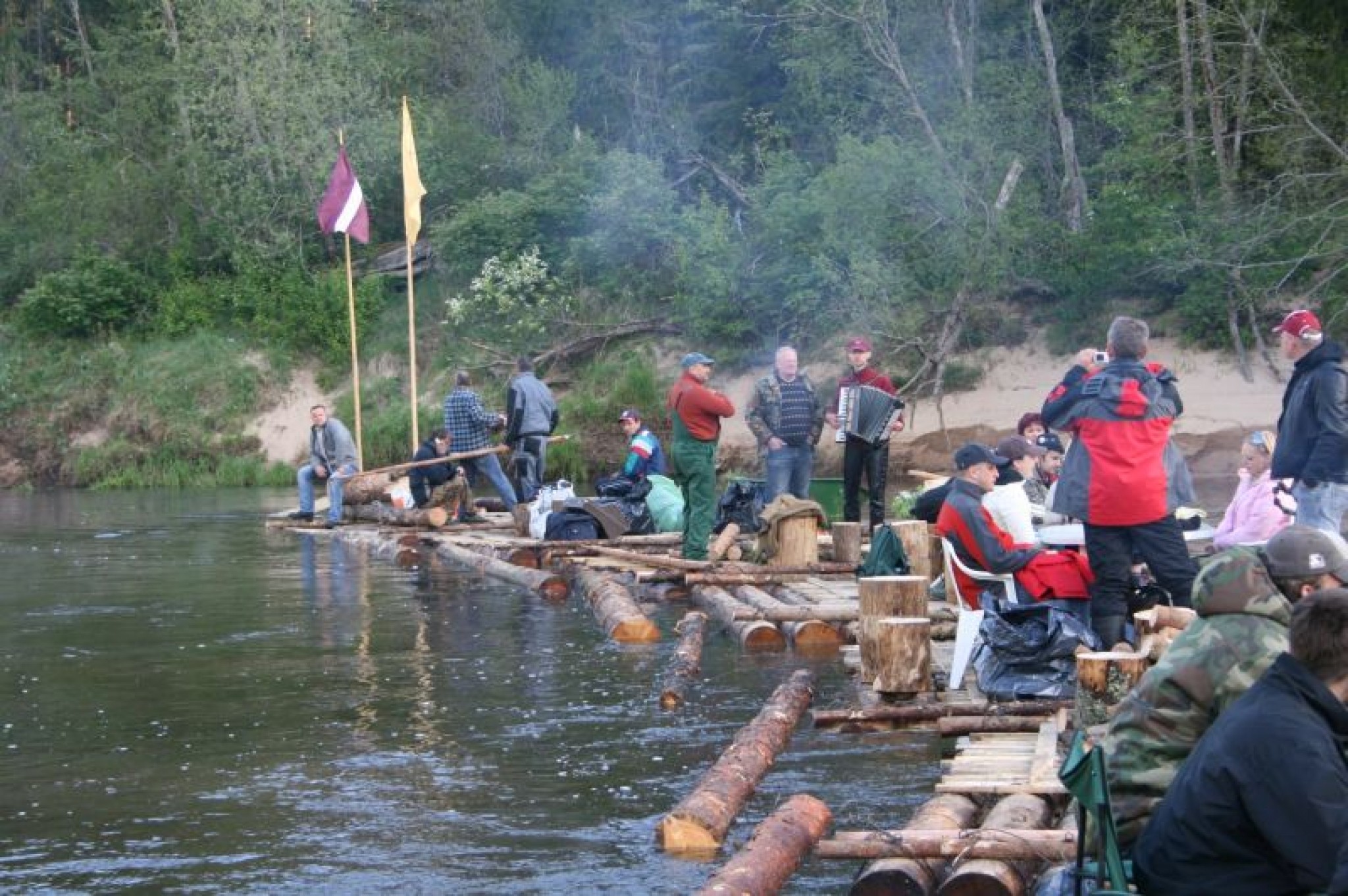 Fotoreportāža: Gauja, plostnieki un piedzīvojumi