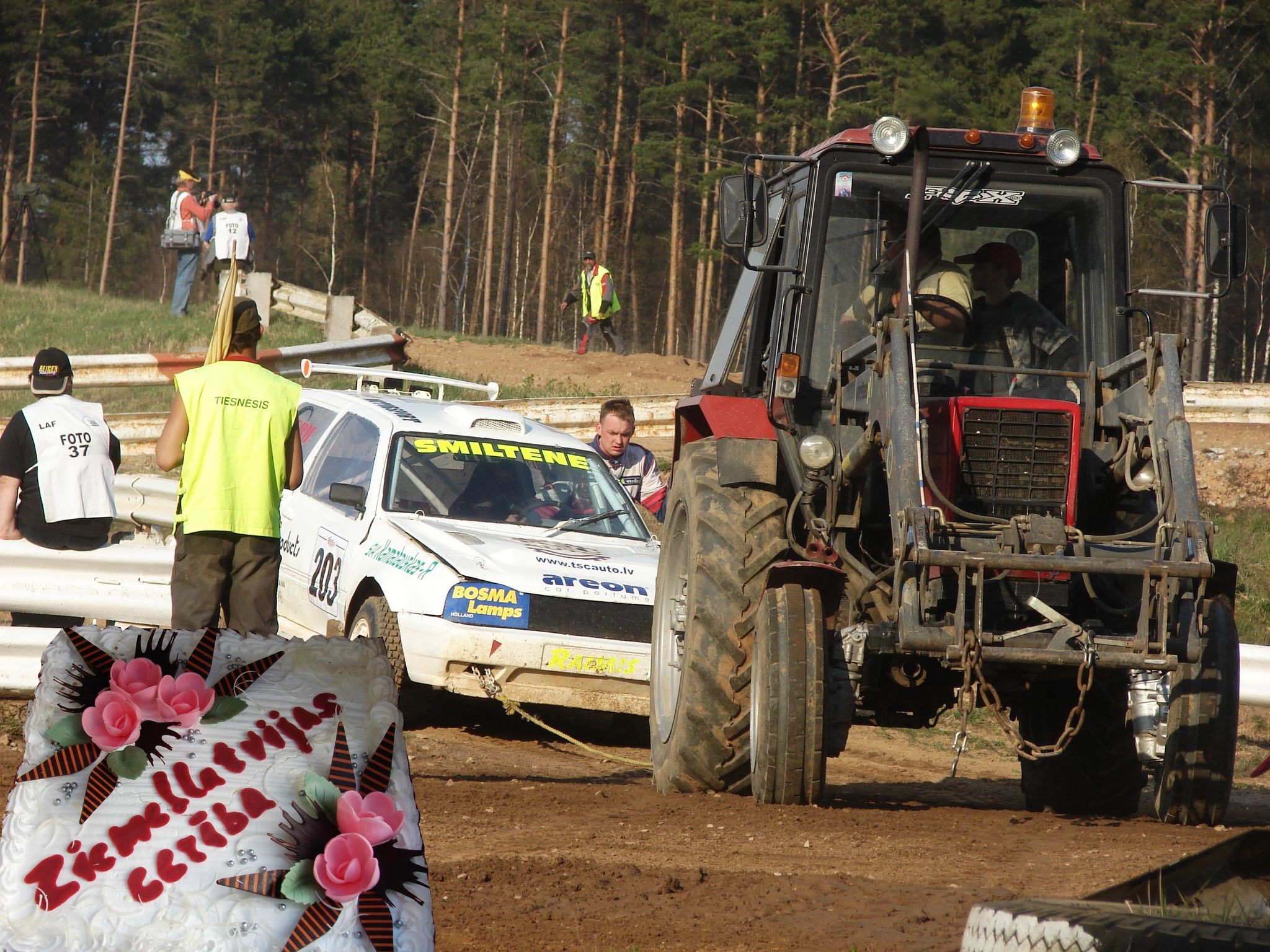 Fotoreportāža: Autokrosā labākais – valcēnietis, cerību balva – smiltenietim