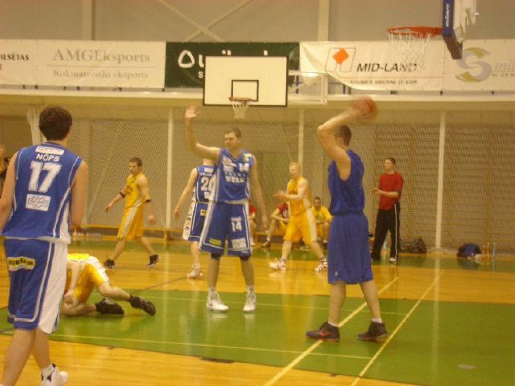 Basketbols: Otrajā divīzijā uzvar “Smiltenes BJSS”