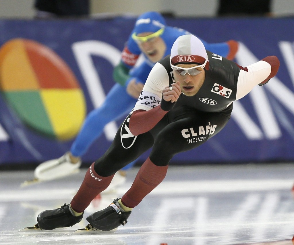 Silovam sudraba godalga pasaules čempionāta ātrslidošanas sprinta daudzcīņā 1000 metru sacensībās