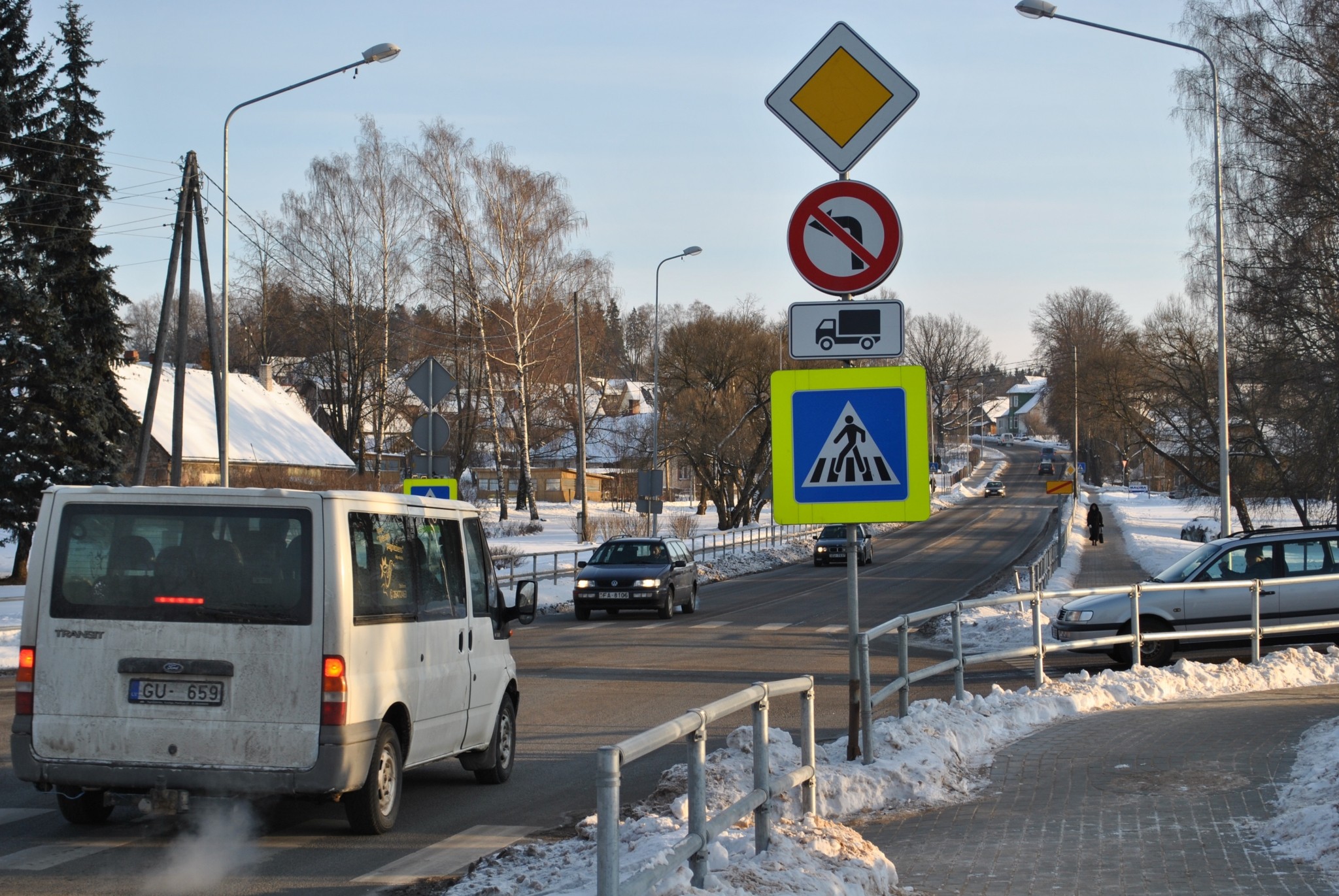 Vai Smiltenes centra krustojumā vajag  luksoforus?