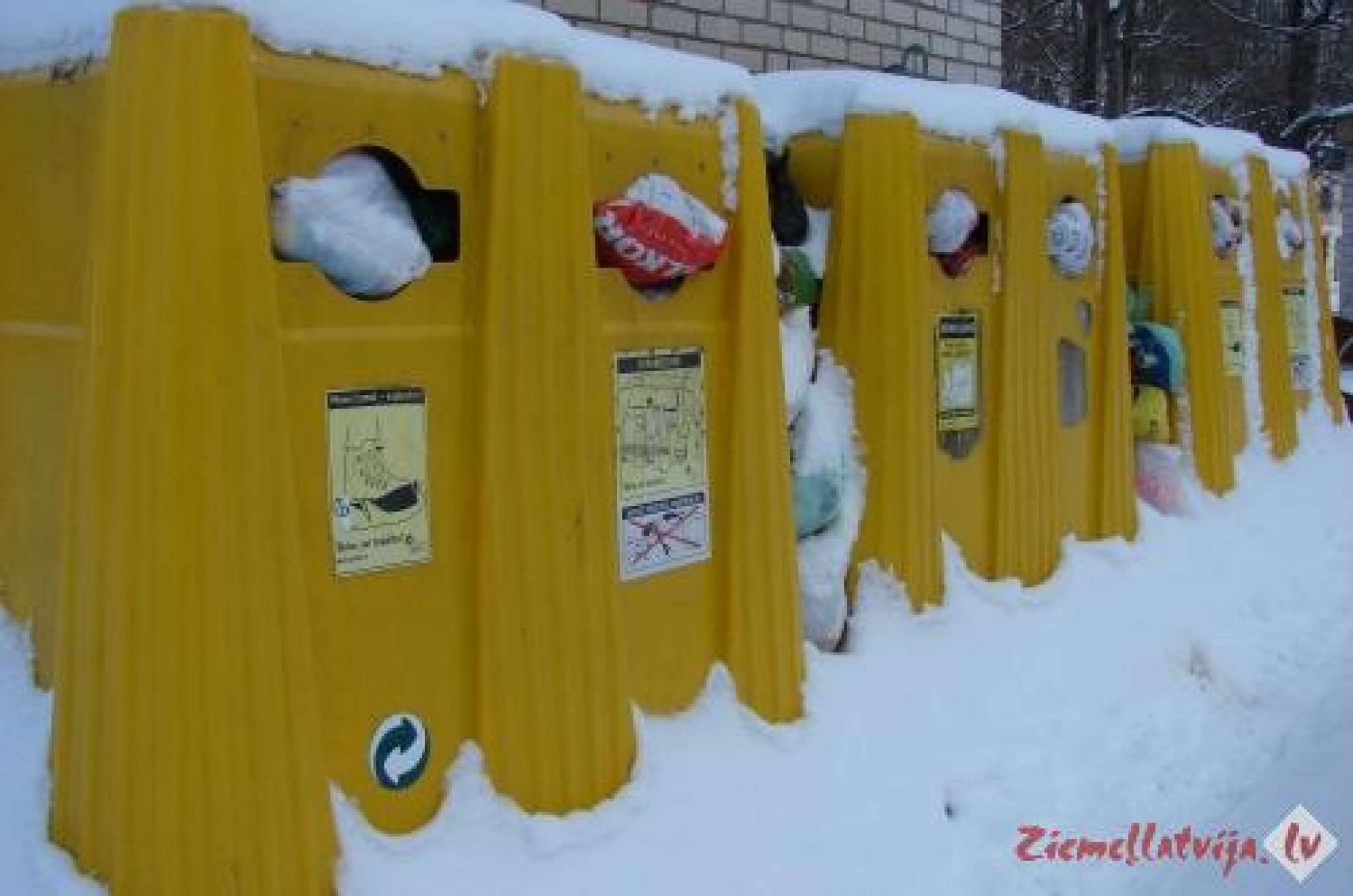 Dzeltenos konteinerus var izmantot arī privātmājas