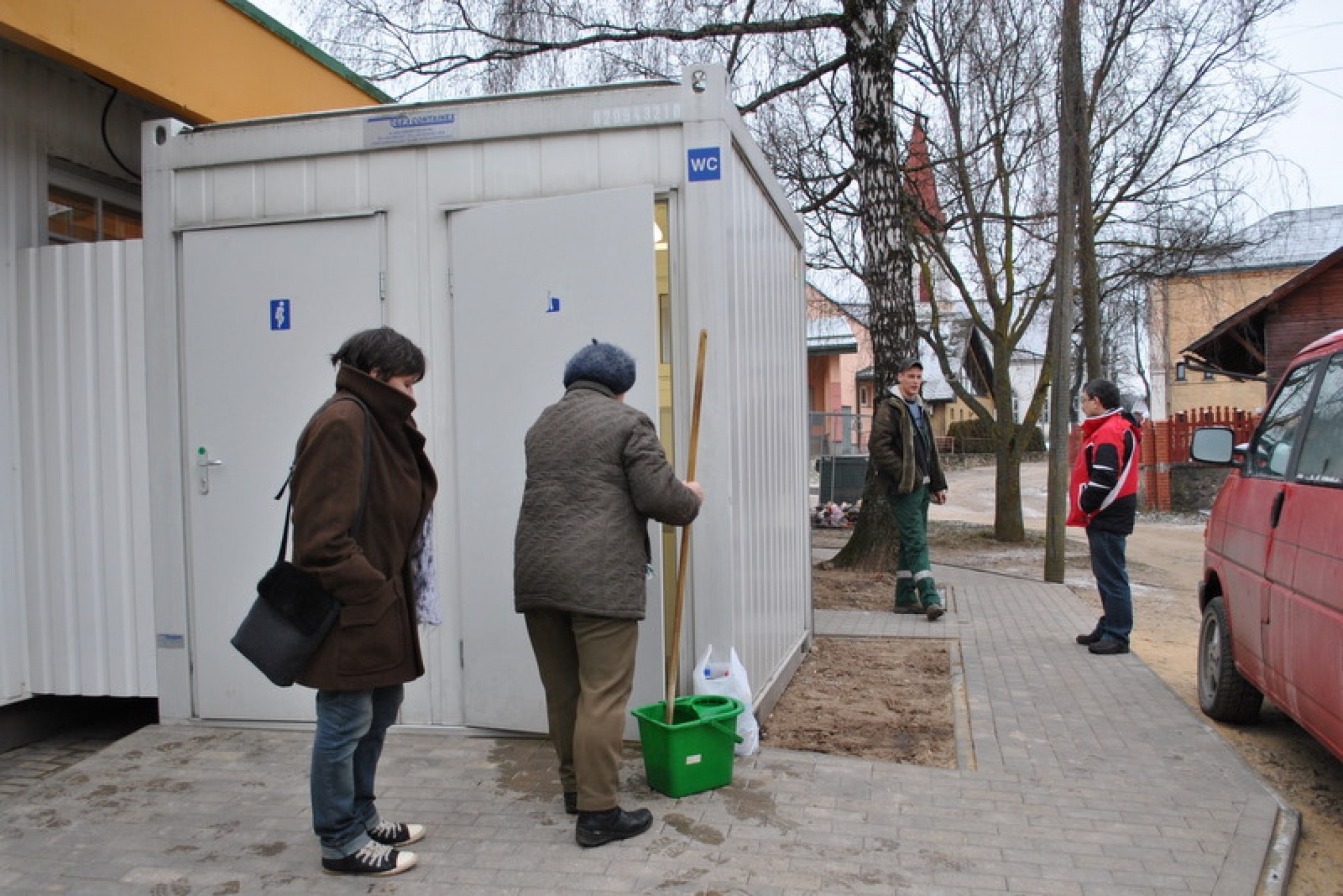 Smiltenē svinīgi atklāj publisko tualeti (FOTO)