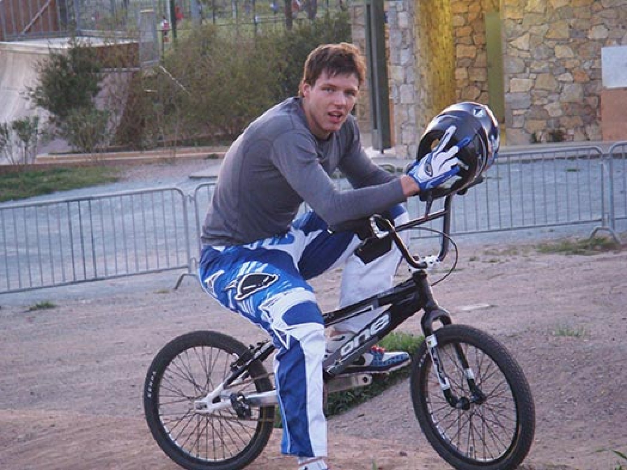 Lūgums palīdzēt ar asins vēzi slimam Latvijas sportistam
