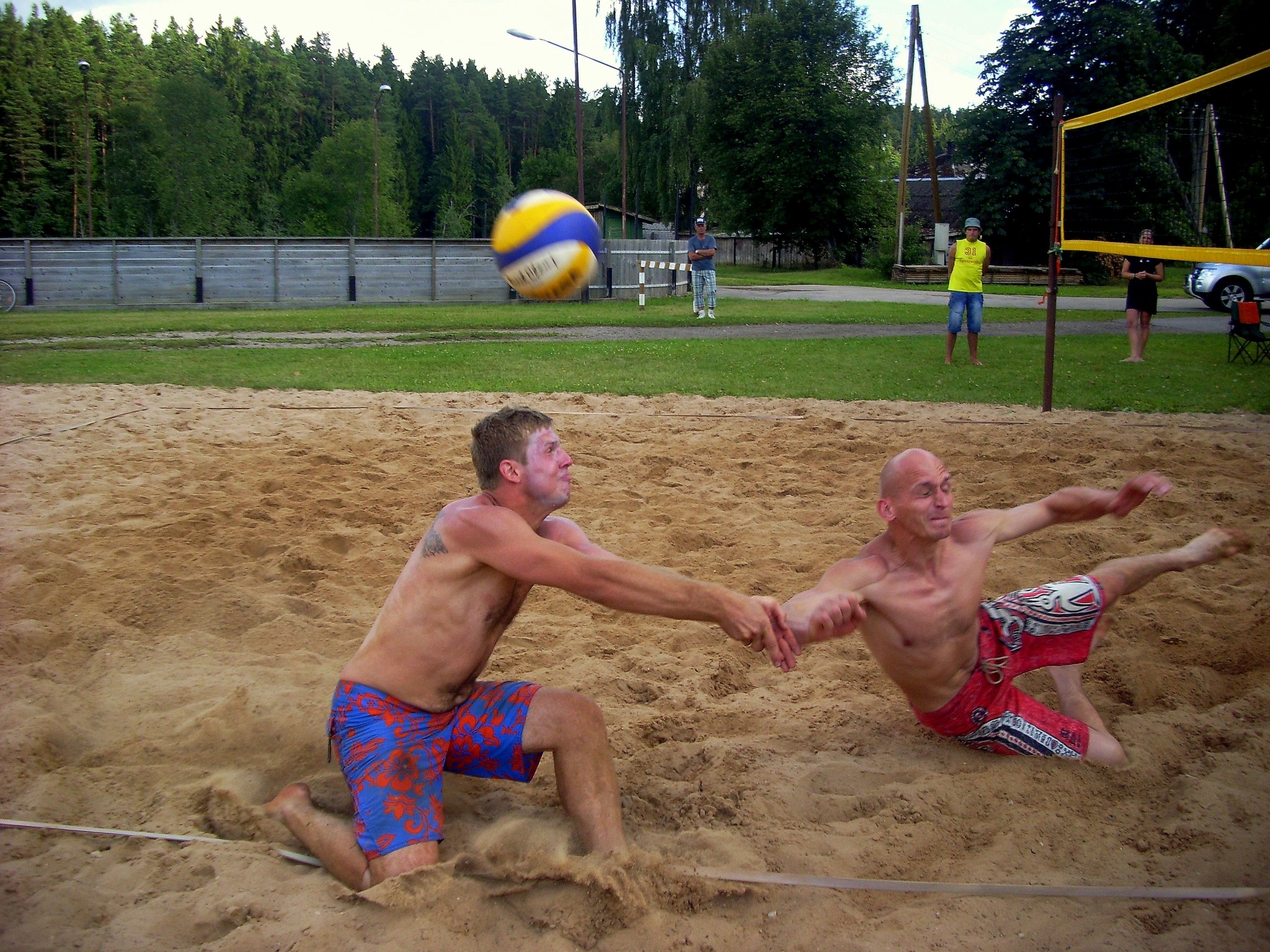 Smiltenē aizvadīts "Beach Ball" amatieru pludmales volejbola seriāla septītais posms