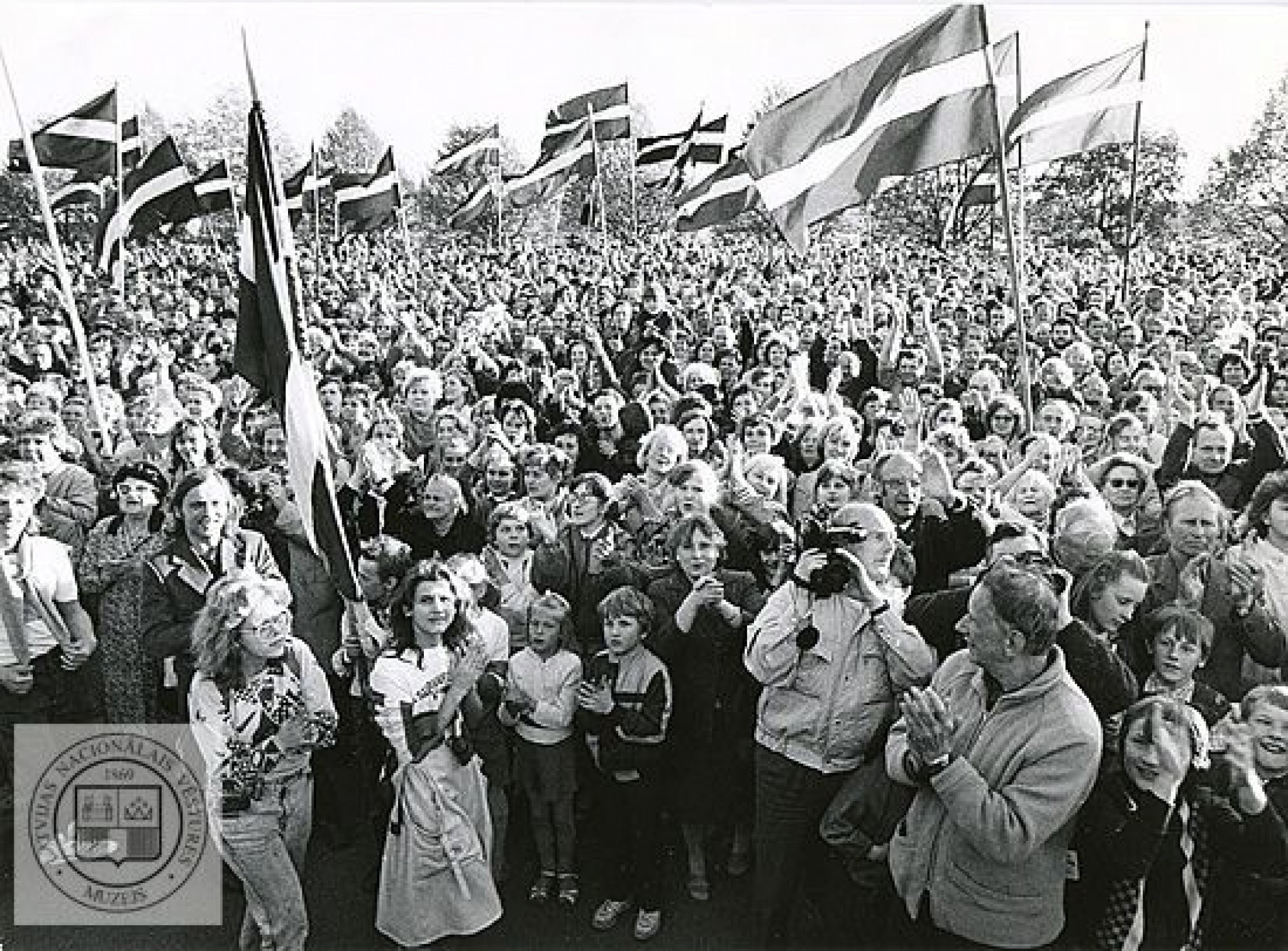 Latvijā - Neatkarības atjaunošanas diena