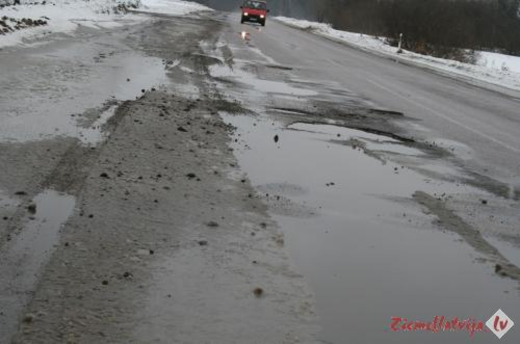 Valsts parāds autoceļu atjaunošanai ap 4 miljardiem latu 