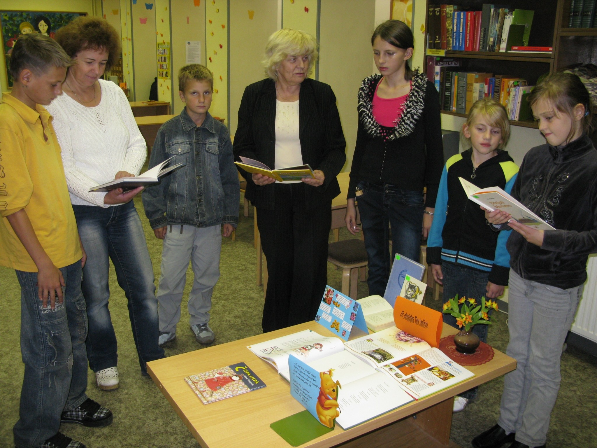 Lasiet, un jums būs bagātāka dvēsele, - skolēnus mudina bibliotēkas 