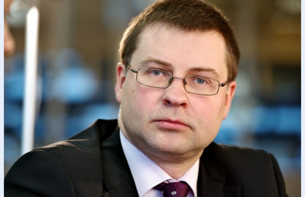 Dombrovskis: PVN samazināšana neatrisinās apkures rēķinu problēmas