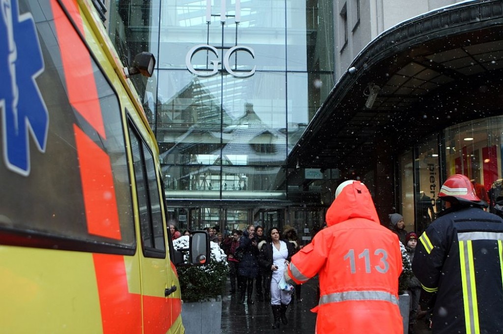 Galerijā Centrs spridzekli neatrod; veikals atsāk darbu