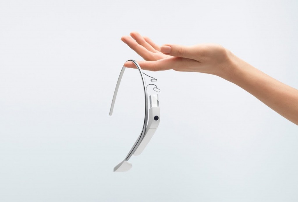 Google paplašinātās realitātes brilles rokas stiepiena attālumā