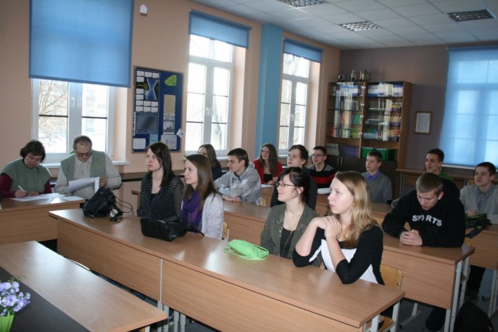 Atskaitās par Ēnu dienu un prezentē Rūdolfu Blaumani