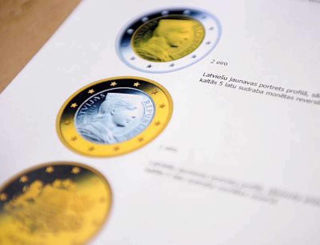 Dombrovskis, Vilks un Rimšēvics paraksta lūgumu izvērtēt Latvijas atbilstību eirozonai