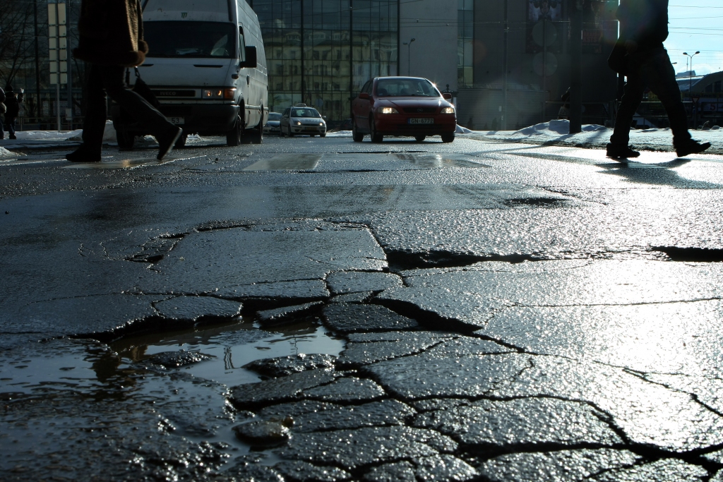 Valsts un pašvaldību autoceļiem lūgs papildus piešķirt 10.2 miljonus latu