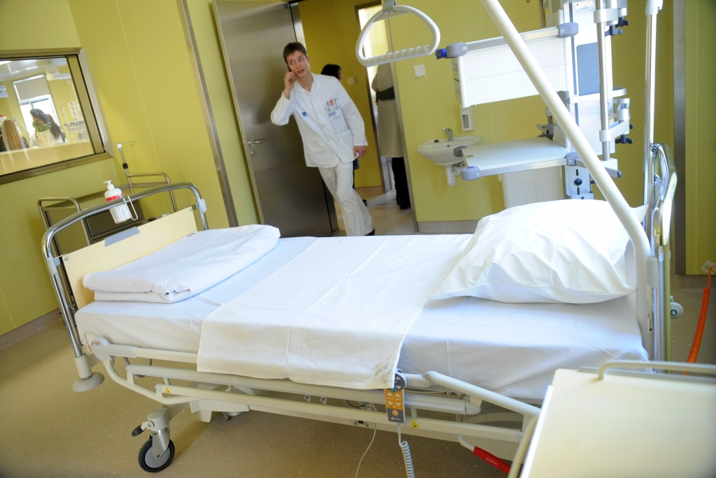 Turpinās saskaņot plānu par veselības aprūpes sasaisti ar nodokļu nomaksu