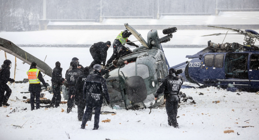 Virs Berlīnes olimpiskā stadiona saskrējušies divi helikopteri
