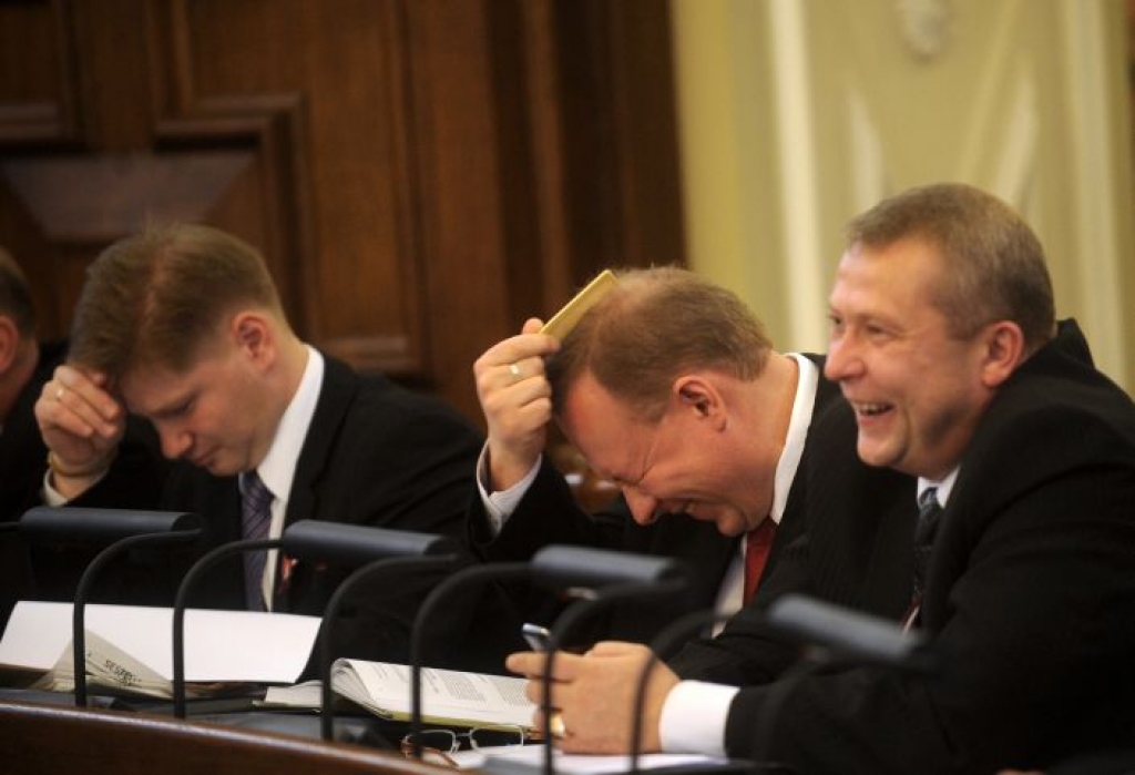 Saeima elektroenerģiju pirks no igauņiem