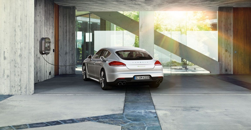 Porsche nāk klajā ar Panamera plug-in hibrīdu 