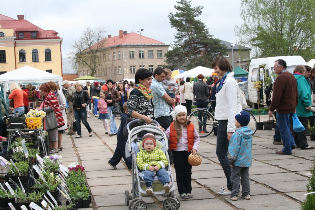 Darvas piliens sabojā iepirkšanās prieku