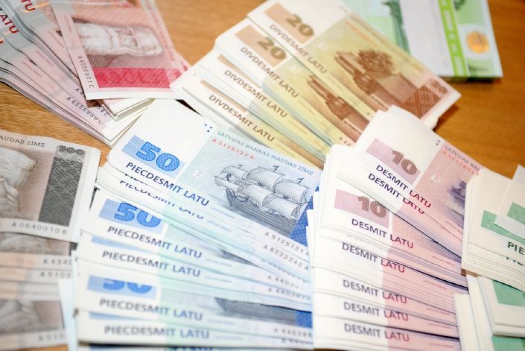 Papildināta - Bankas nopelnījušas 74,6 miljonus latu