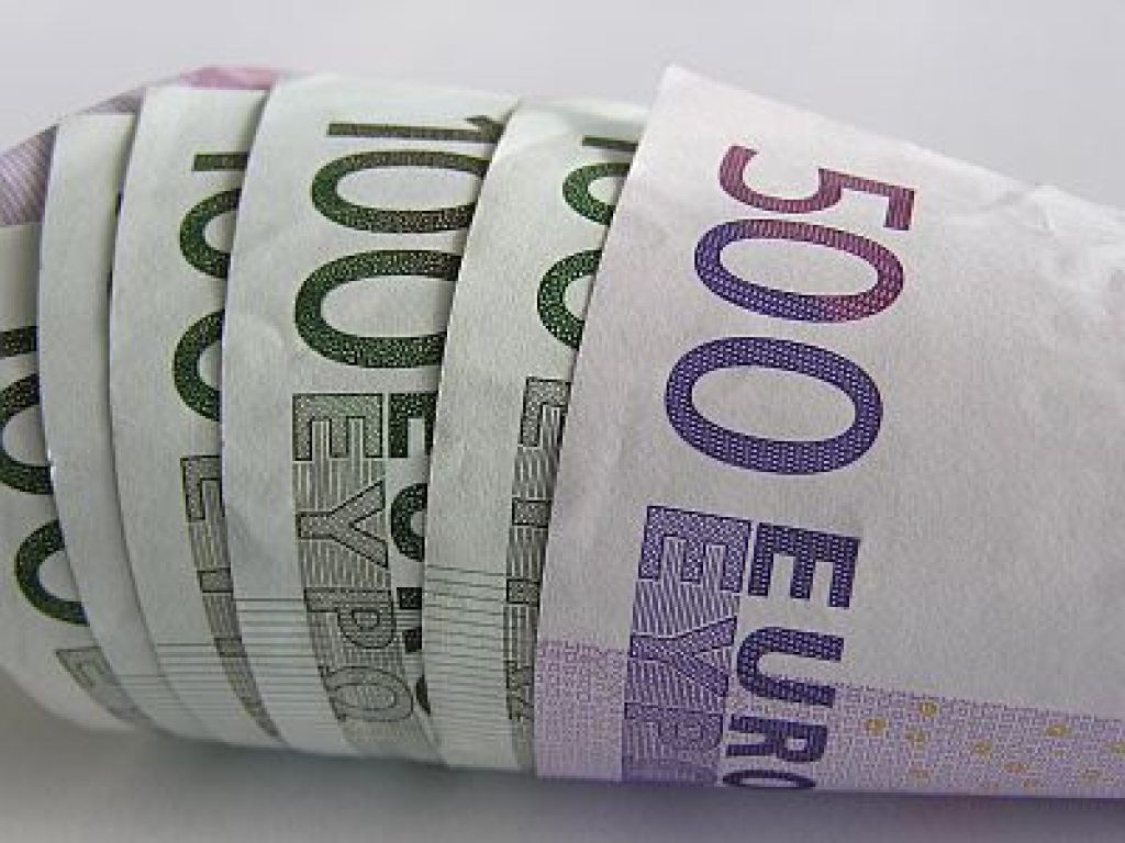 Eiro ieviešanu atbalsta 38% iedzīvotāju