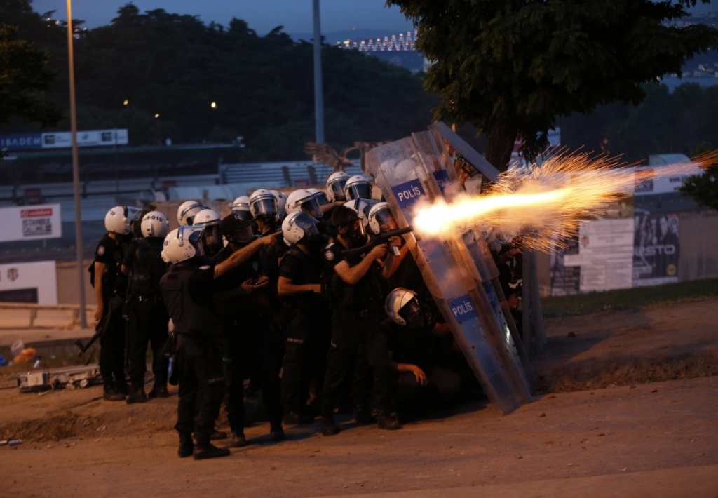 Papildināta - Turcija atvainojas protestētājiem