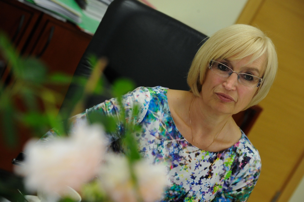 Ministre: ārsta alga jāceļ līdz 1391 latam uz papīra par slodzi
