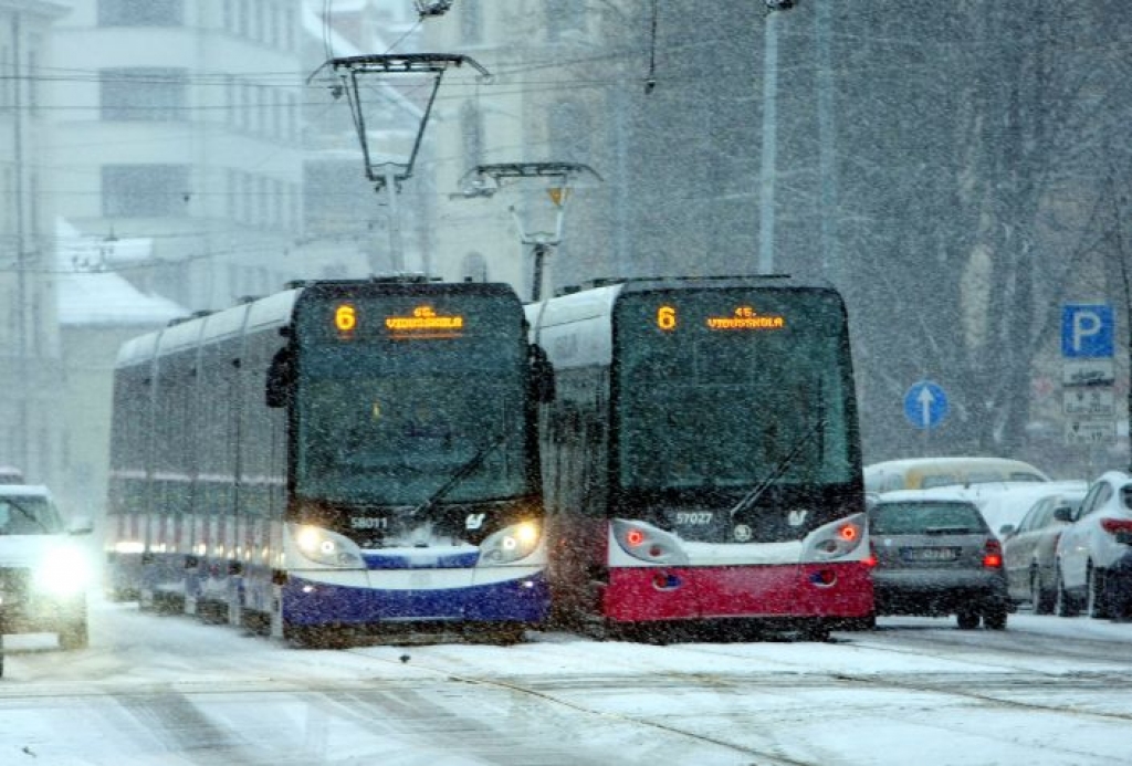 Satversmes tiesa atsakās ierosināt lietu saistībā ar puteņa brīvbiļetēm