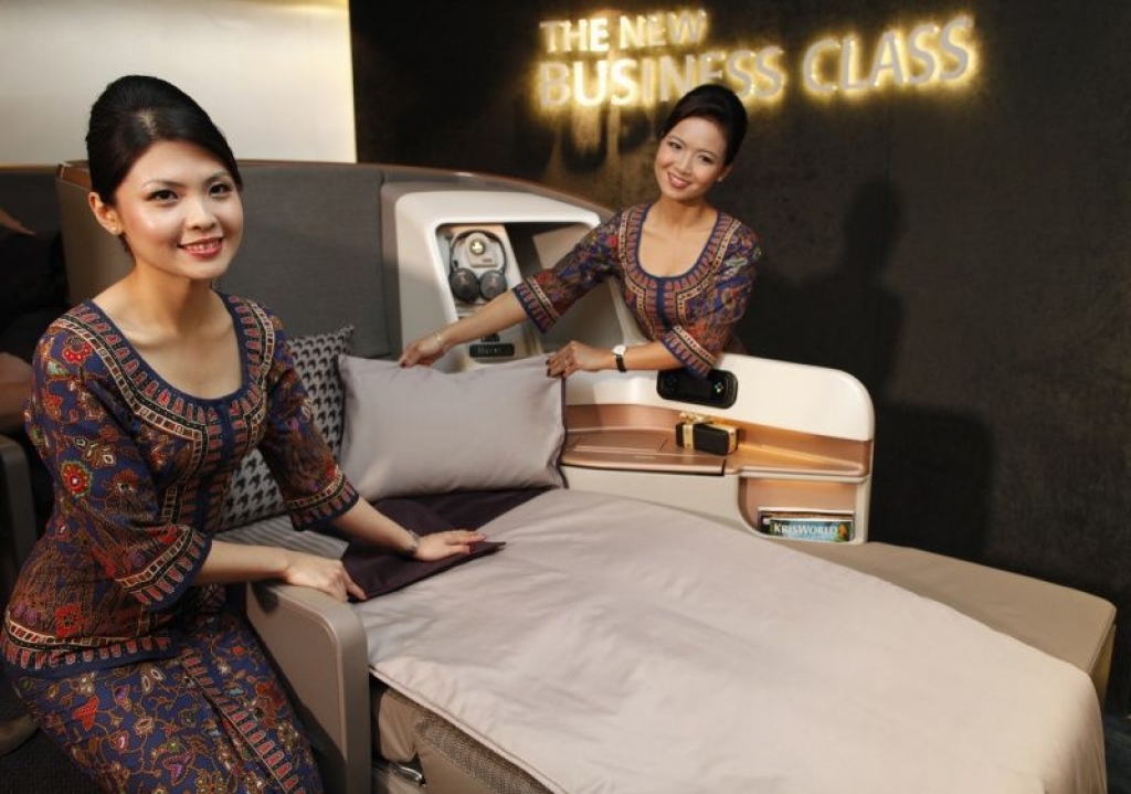 Singapore Airlines lutinās pasažierus vēl vairāk