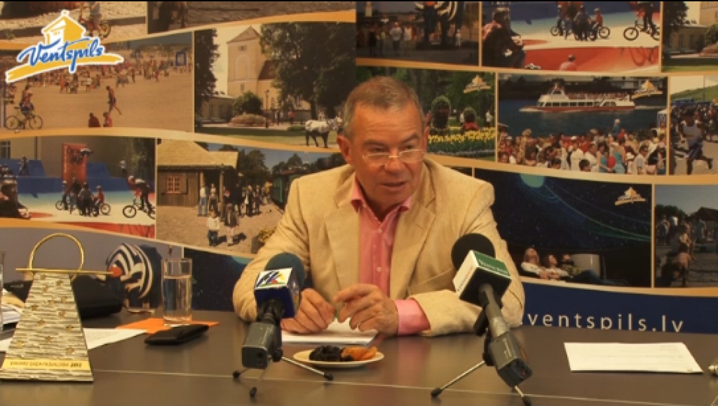 Lembergs: eiro atbalstītāji ir iestrēguši Latvijas mežos, lasot gailenes