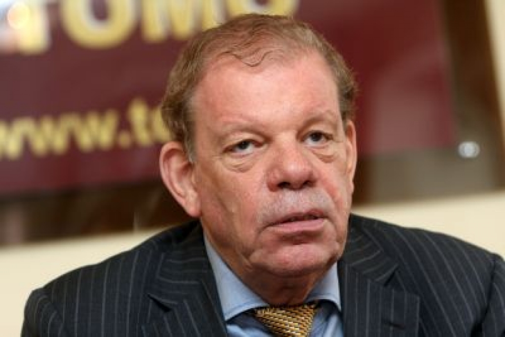 Lipmans vēršas policijā saistībā ar iespējamiem daudiem viņam un viņa ģimenei