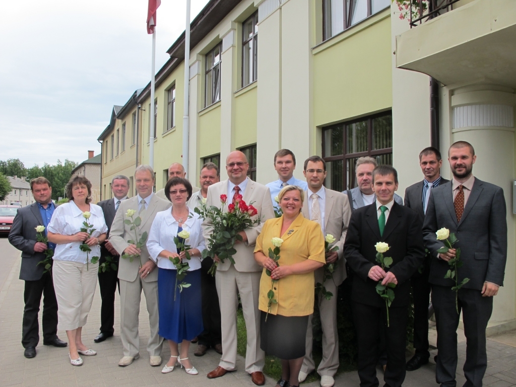 Valkas novada deputāti ārkārtas sēdē lems par izpilddirektoru un viņa vietnieku