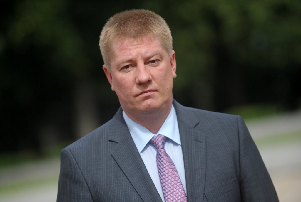 Zemkopības un satiksmes ministri nozares drēbi pazīst, bet caurumi neizpaliek