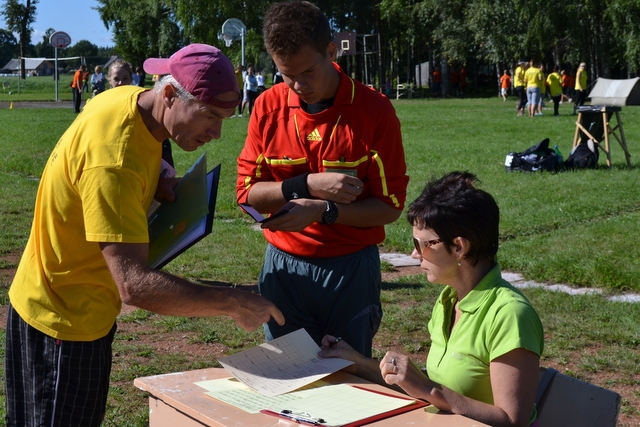Smiltenes novada sporta spēlēs uzvar Aumeisteru komanda