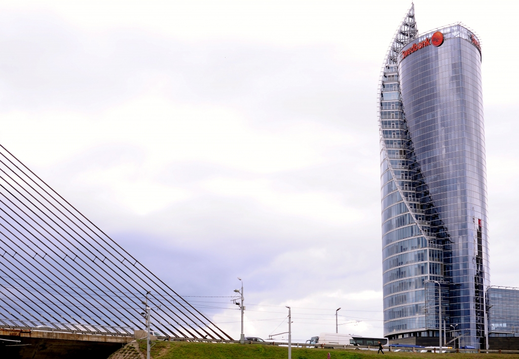 Pusgadā lielākā peļņa Swedbank, bet lielākā akcionāru kapitāla atdeve - ABLV Bank 