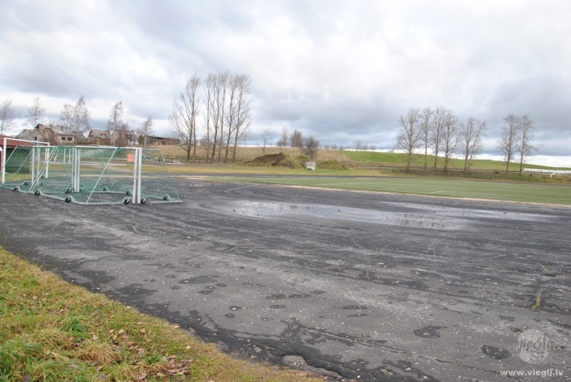 Smiltenes stadiona rekonstrukcijas projekta turpināšanai novada dome Valsts kasē ņems 100 000 latu aizņēmumu