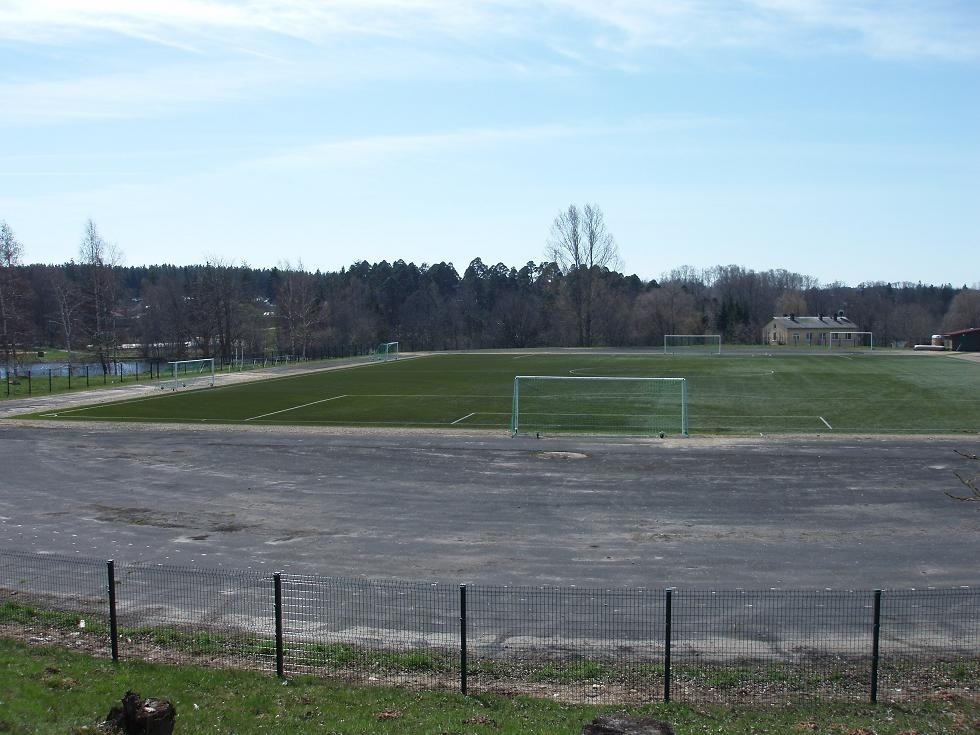 Uzsākti Smiltenes stadiona rekonstrukcijas darbi