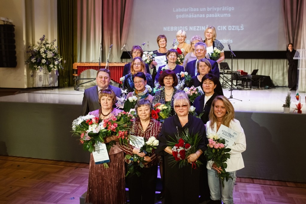 Apbalvoti labākie labdarības un brīvprātīgā darba veicēji, tostarp Smiltenes baptistu draudze