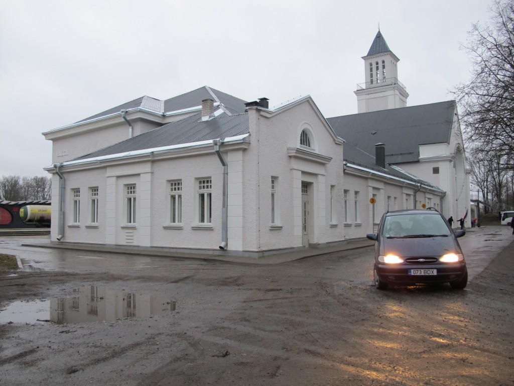 Valgas stacija ir atklāta