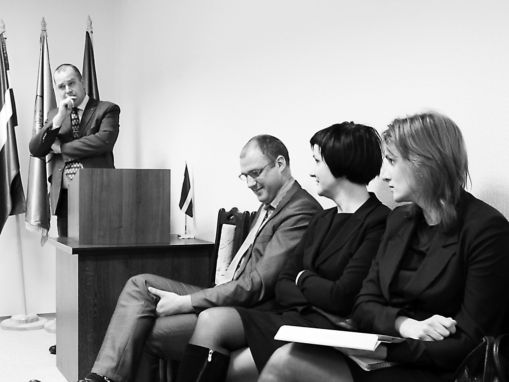Aprēķina laulības tiek šķirtas asās un karstās diskusijās
