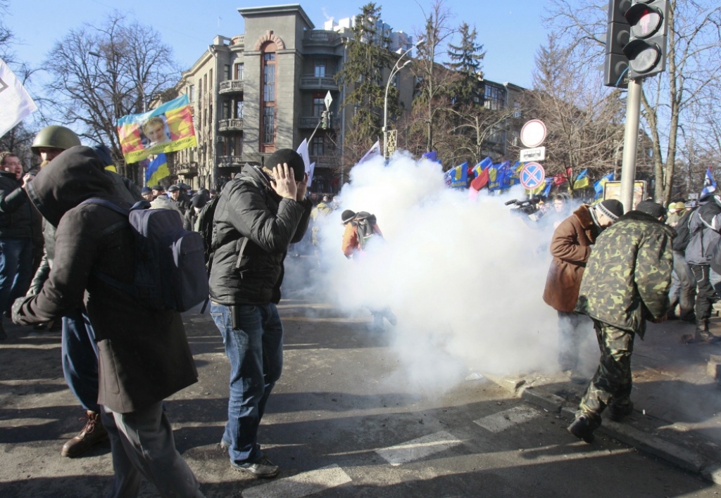 Kijevā atkal izceļas protestētāju un miliču sadursmes