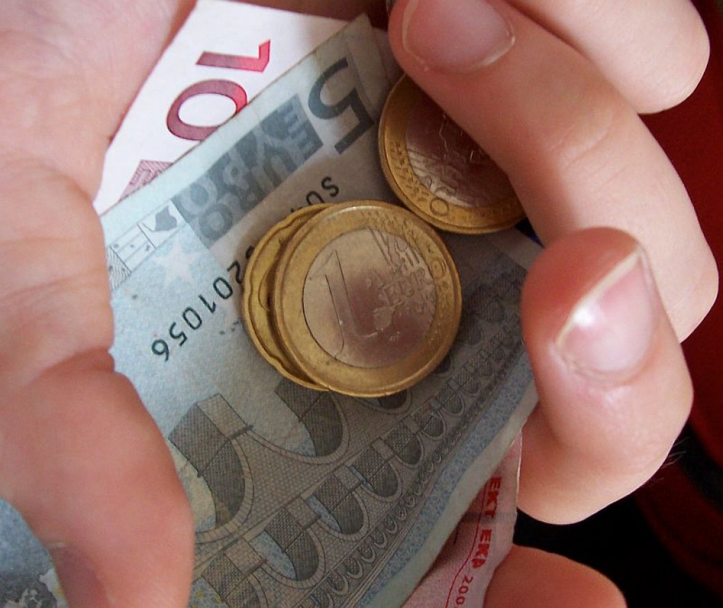 FKTK, ministrijas un komercbankas iedzīvotājus mācīs rīkoties ar naudu