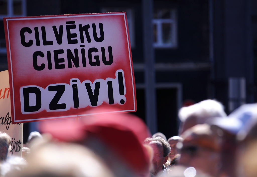 Labklājības ministrs: nebūs problēmu atrast trūkstošos 1,6 miljonus pensiju indeksācijai