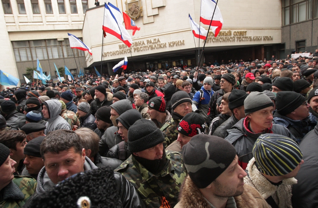 Ukrainas premjera amatam izvirza Jaceņuku; Krimā nemierīga diena