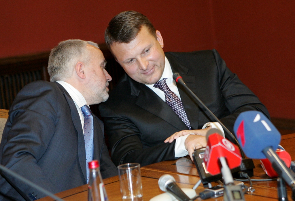 Šlesers un Šķēle kopīgi dibina apjomīgu loģistikas kompāniju 