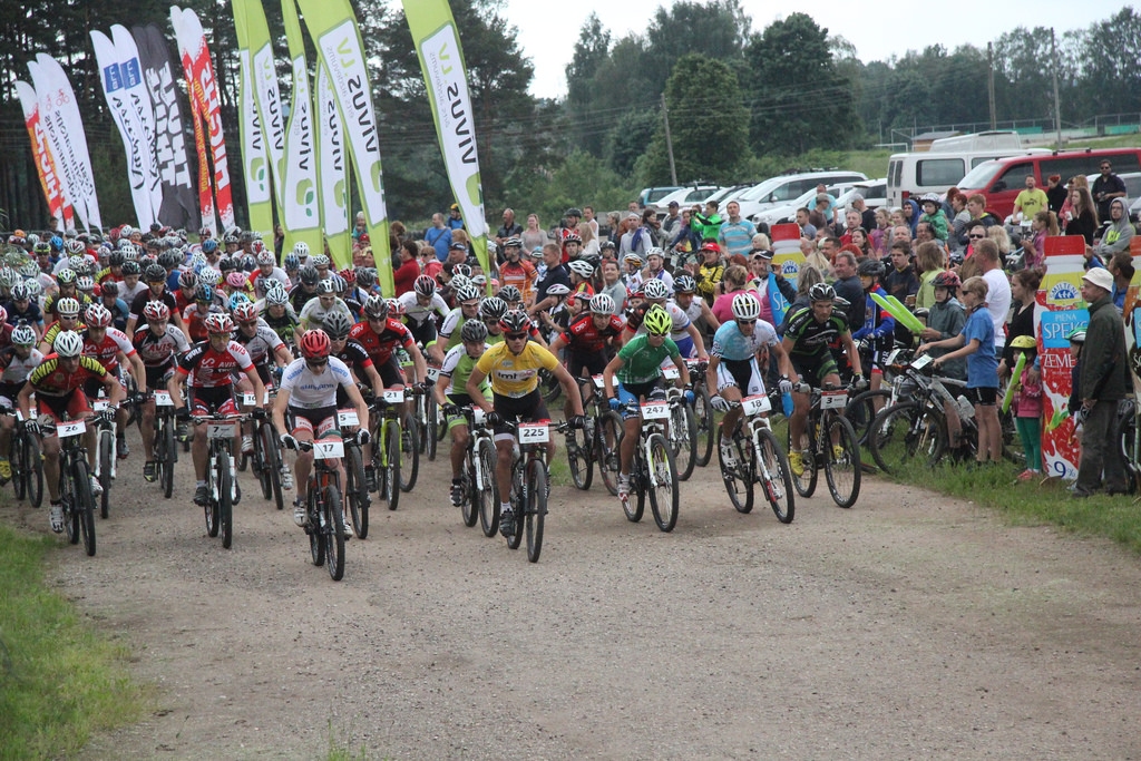 Zīmelis pēdējos metros izcīna uzvaru „Vivus.lv MTB maratona” Smiltenes posmā