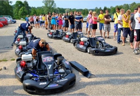  Kartinga sacensības neprofesionāļiem “Red Bull Kart Fight” Smiltenē